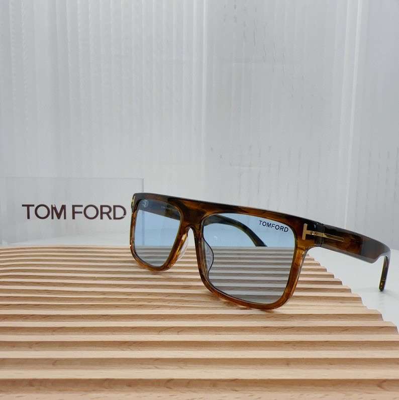 Picture of Tom Ford Sunglasses _SKUfw50166617fw